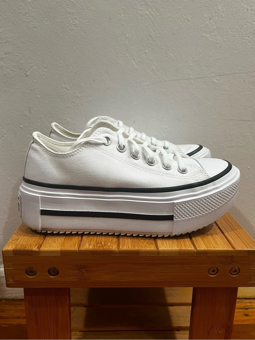 Converse Chuck Taylor All Star Double Stack Platform Sneakers Women’s 7 White